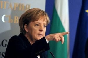 Меркель: Росія відбирає Крим в України