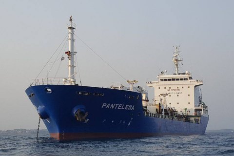У берегов Африки пропало судно с 21 моряком на борту