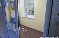 У Києві чоловік вдерся в адмінбудівлю і поранив охоронця
