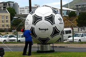​Официальный мяч Евро-2012 будет называться "Танго"