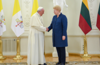 Президент Литвы поблагодарила Папу Римского за помощь в сопротивлении СССР