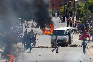 ЮАР охватила новая волна протестов