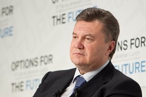 Янукович признался, что с трудом собрал детский конструктор для сына