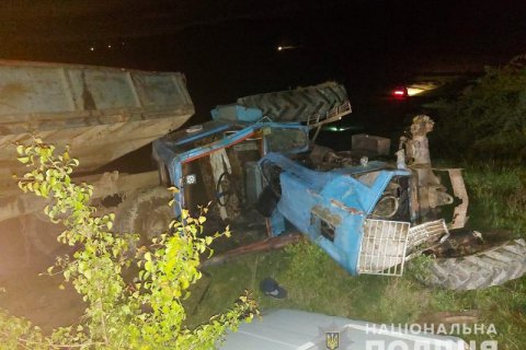 В Черновицкой области перевернулся трактор, погиб 6-летний ребенок