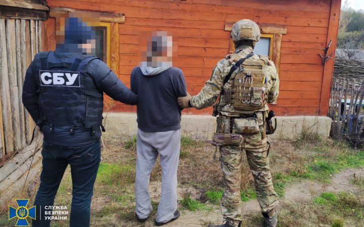 СБУ затримала російського агента, який збирав координати українських "центрів прийняття рішень" на Чернігівщині