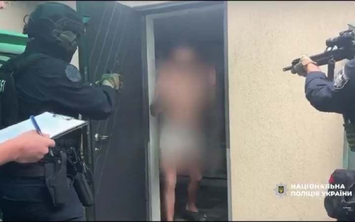 Поліція України і Молдови викрила шахраїв, які пропонували послуги доставки автомобілів з США