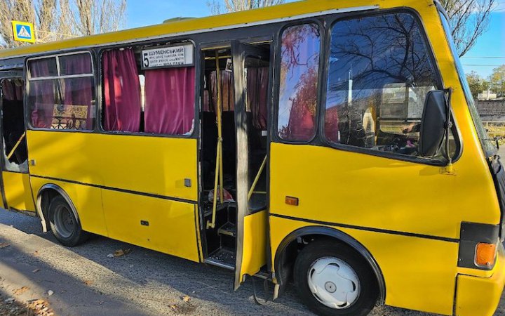 Росіяни обстріляли маршрутку з пасажирами в Херсоні (оновлено)