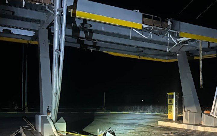 ​На Дніпропетровщині росіяни пошкодили АЗС, будинок та інфраструктуру