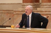 Лукашенко призвал выслать из Беларуси журналистов изданий, "которые зовут людей на майданы"
