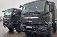 В Україну прибули вантажівки-позашляховики для ЗСУ