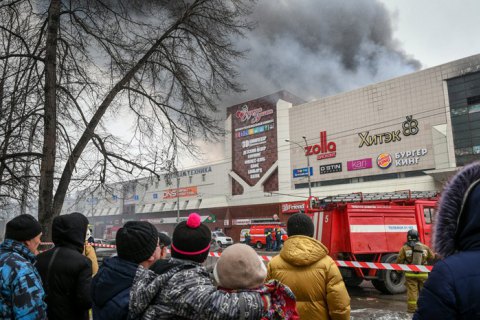 Губернатор Кемеровской области ушел в отставку через неделю после пожара в ТЦ