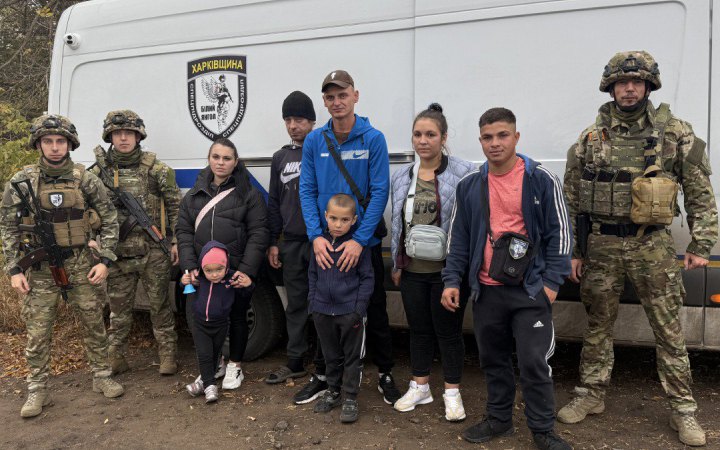На Харківщині евакуювали родину з двома маленькими дітьми