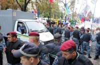 Сторонники Тимошенко освистали не тот автозак