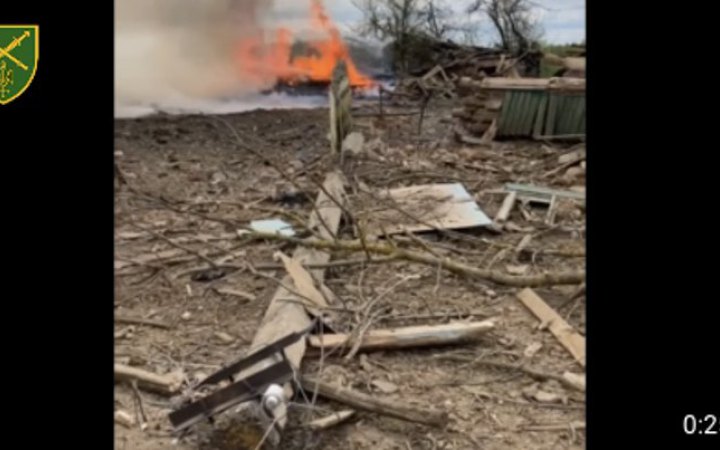 Російська авіація обстріляла керованими авіабомбами прикордоння Чернігівщини, горять житлові будинки