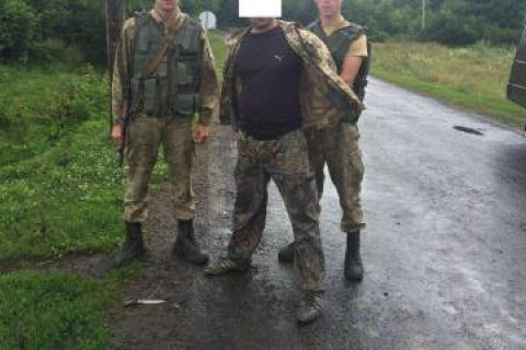 На українсько-словацькому кордоні троє п'яних чоловіків погрожували прикордонникам