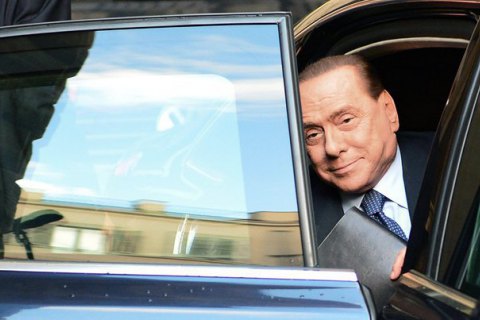 Берлусконі на три роки заборонили в'їзд в Україну