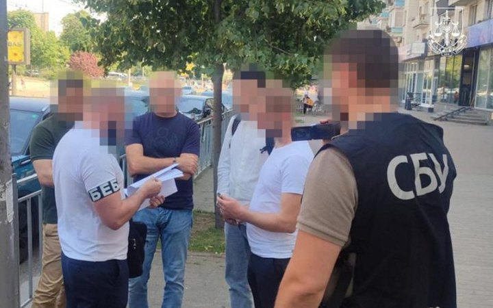 Експрезидента та бухгалтера МАУ підозрюють в ухиленні від сплати 344 млн гривень податків