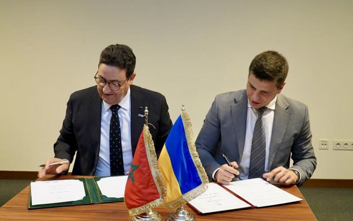 Україна та Марокко підписали угоду про міжнародні автомобільні перевезення