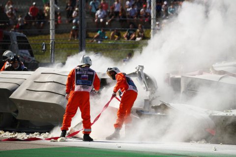 У Формулі-2 гонка була завершена достроково через страшну аварію