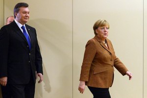 Меркель і Баррозу телефонують Януковичу, але президент не відповідає на дзвінки, - джерело