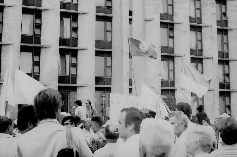 Шахтарсько-рухівський мітинг біля Донецького обкому КПУ, 1990.