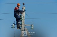 На Харківщині через російські обстріли без світла залишилися 7 тисяч споживачів