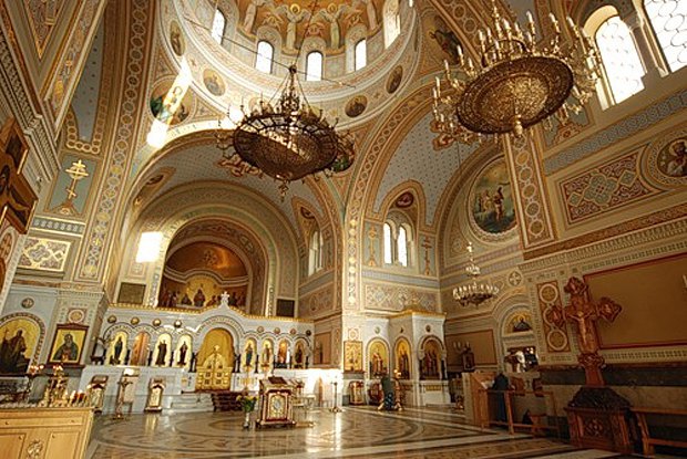 Внутреннее убранство Свято-Владимирского собора