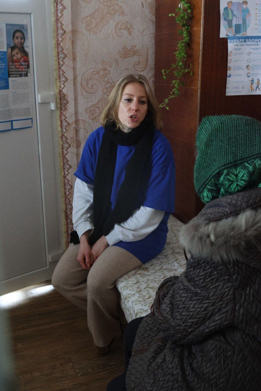 Надано героїнею