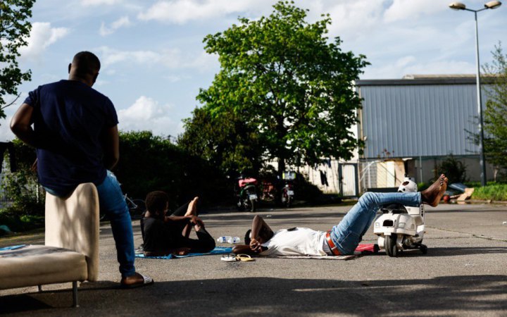 “Зачистка” перед Олімпіадою: з Парижа та його околиць вивезли тисячі бездомних