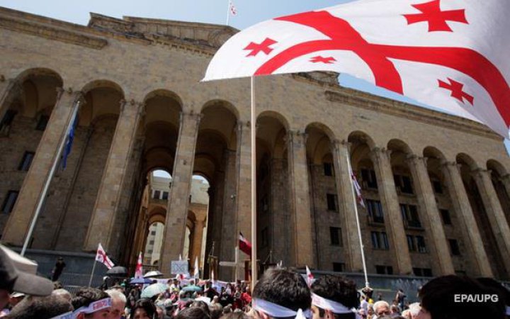 Парламент Грузії ухвалив закон, який дозволяє забороняти «антиконституційних» політиків і партії