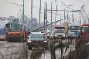 В Казани открыли, а затем перекрыли 4-полосную дорогу