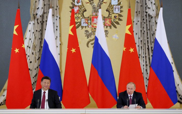 Міністр закордонних справ Китаю висловив підтримку Росії і Путіну