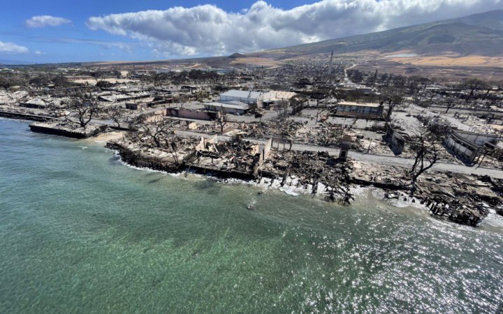 Щонайменше 93 людини загинули унаслідок лісових пожеж на гавайському острові Мауї