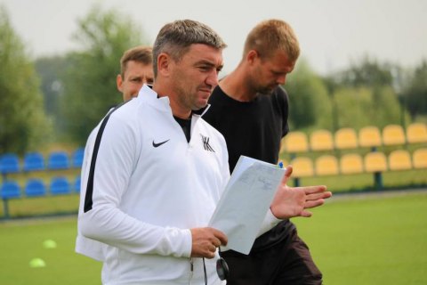 Впервые в истории Украинской Премьер-лиги главный тренер получил желтую карточку