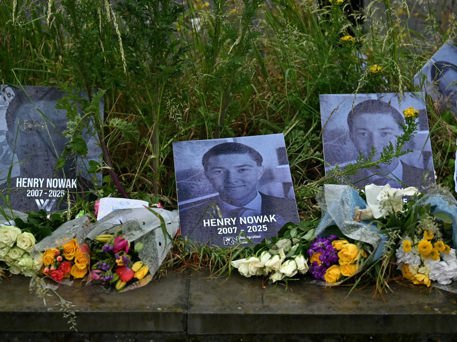 Квіти у пам'ять вбитого Генрі Новака