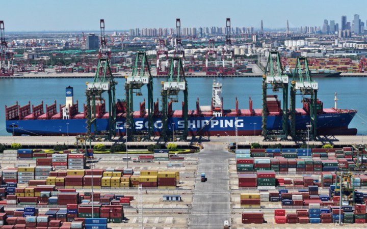 США та Китай почали стягувати нові збори у портах на тлі торговельної війни 