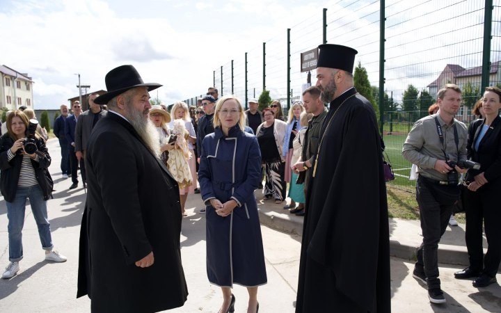 Екзарх Вселенського Патріарха в Україні взяв участь в урочистостях у єврейському містечку Анатевка