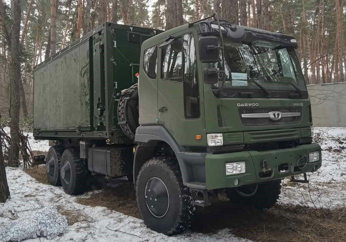 Рухомий пункт управління- машина штабна розкладна МШР-КПО з причепом штабним МШ-ПШ.