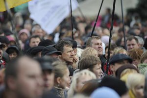 Профсоюзы грозят Яценюку массовыми протестами