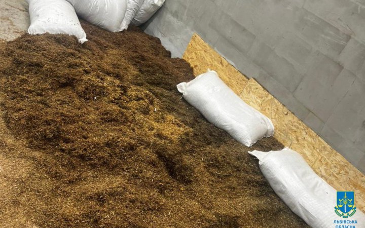 На Полтавщині судитимуть 11 осіб за участь у схемі з виготовлення контрафакту цигарок та алкоголю