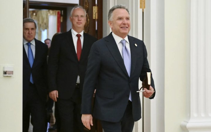 Американці зустрілися з посланцями Путіна без України