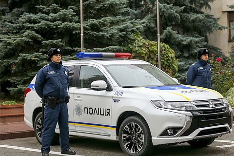 Японія подарувала українським поліцейським зимову форму