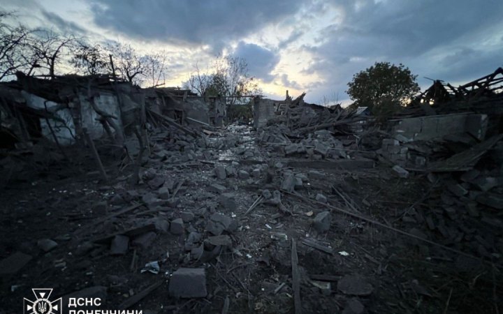 У Добропіллі на Донеччині рятувальники дістали з-під завалів тіло чоловіка