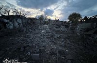 У Добропіллі на Донеччині рятувальники дістали з-під завалів тіло чоловіка