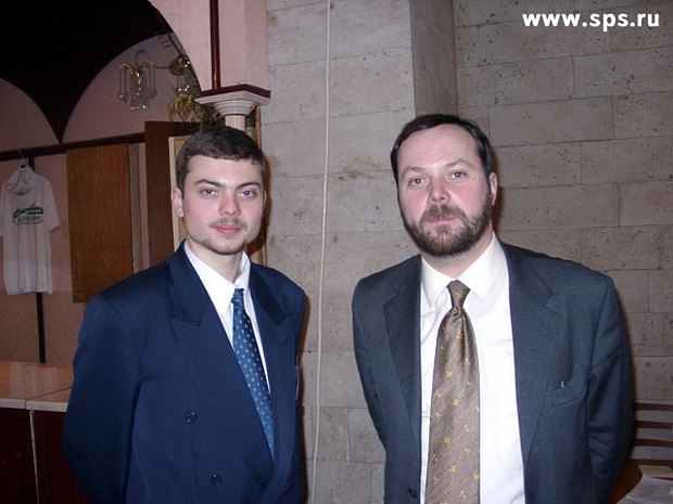 Архивное фото: отец и сын Кара-Мурза