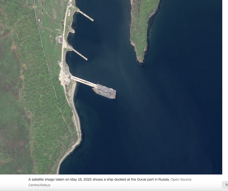 Судно в порту Дунаю, травень 2025