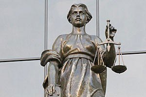 Житомирский горсовет призывает отказаться от давления на суд