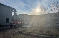 У селі Зелений Гай під Миколаєвом окупанти розбомбили школу, загинули чотири людини