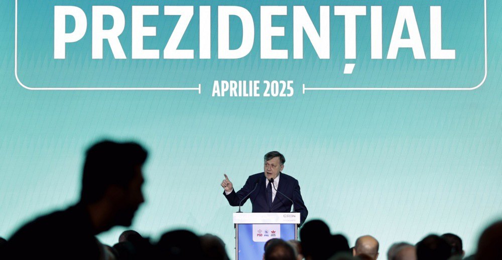 Крін Антонеску оголошує свою передвиборчу програму в Бухаресті, Румунія, 9 квітня 2025 р.