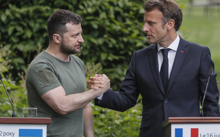 Макрон прийматиме президента Зеленського в Парижі 17 листопада